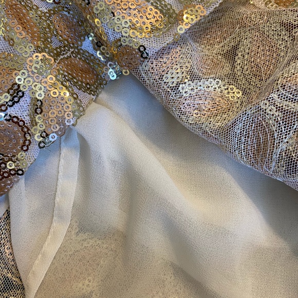 Forever 21 Gold Sequined Floral Top - Picture 5 of 7